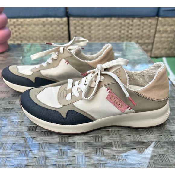 Tao Shoes - Taos Direction Sneakers – Neutral Beige/Black  - Women’s Size 7